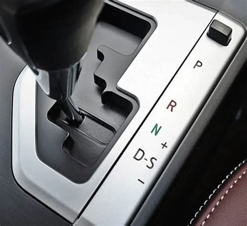 Để Chế Độ "D" (Drive) Khi Dừng Xe Quá Lâu