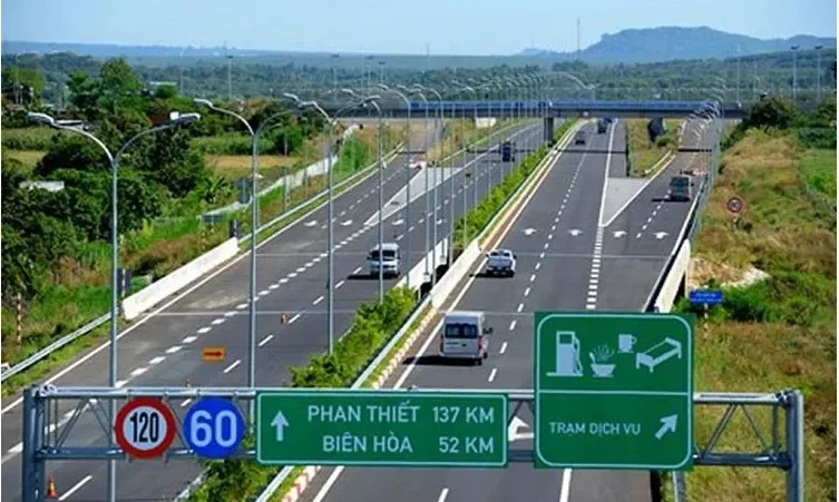 Hạn Chế Tối Đa Dừng Đỗ Xe Trên Đường Cao Tốc