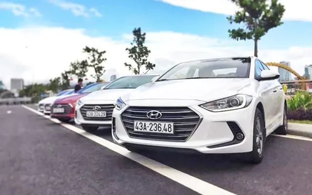 Các Mẫu Xe Ô Tô Phù Hợp Chạy Dịch Vụ